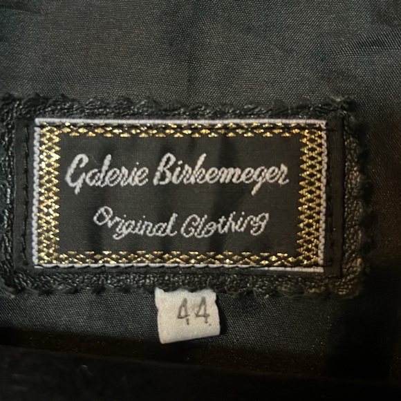 Black leather jacket from galerie birkemeyer in Marrakech, Morocco. - Picture 4 of 6